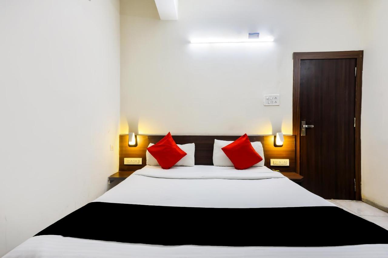 Collection O 3761 Hotel Shree Datta إندور المظهر الخارجي الصورة