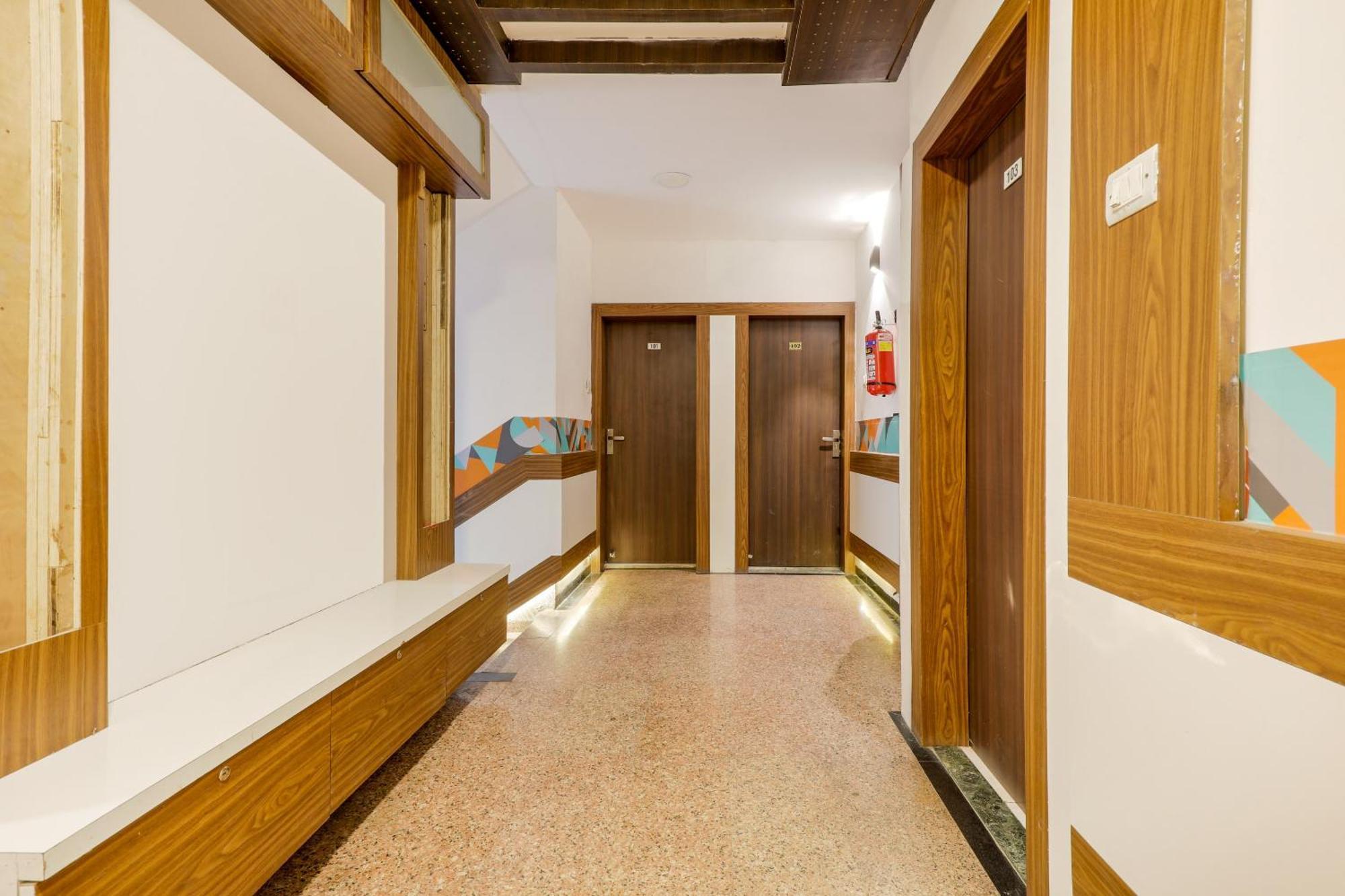 Collection O 3761 Hotel Shree Datta إندور المظهر الخارجي الصورة