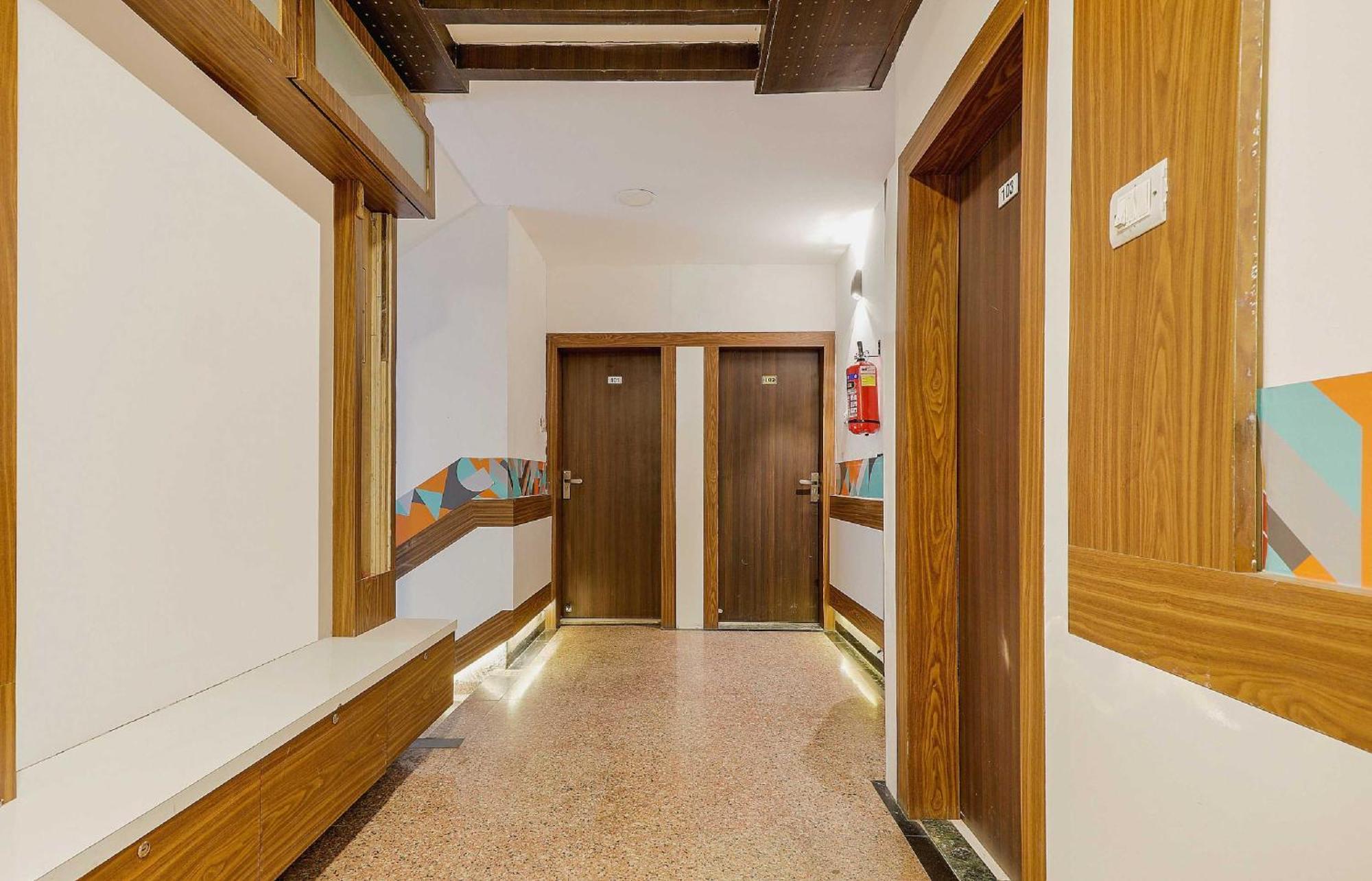 Collection O 3761 Hotel Shree Datta إندور المظهر الخارجي الصورة