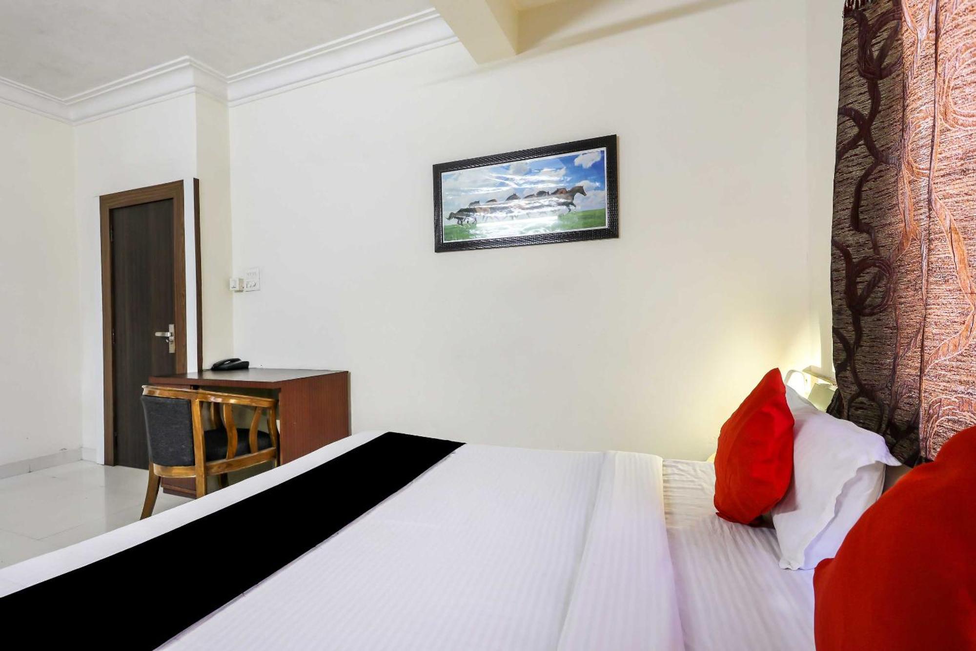 Collection O 3761 Hotel Shree Datta إندور المظهر الخارجي الصورة