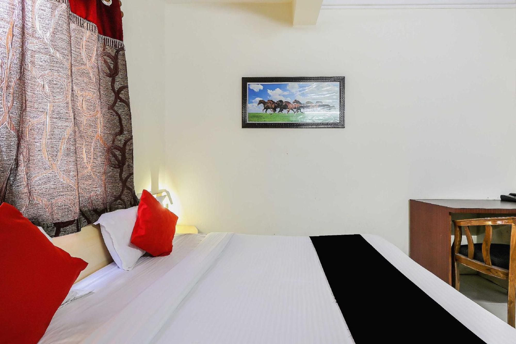 Collection O 3761 Hotel Shree Datta إندور المظهر الخارجي الصورة