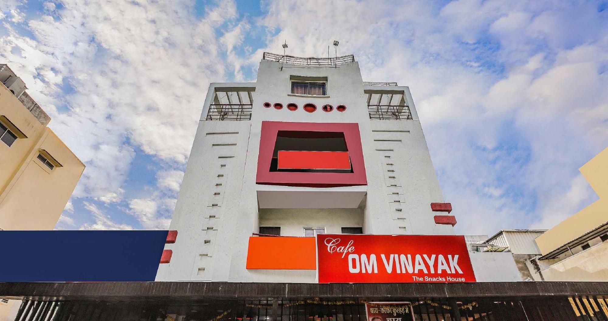 Collection O 3761 Hotel Shree Datta إندور المظهر الخارجي الصورة