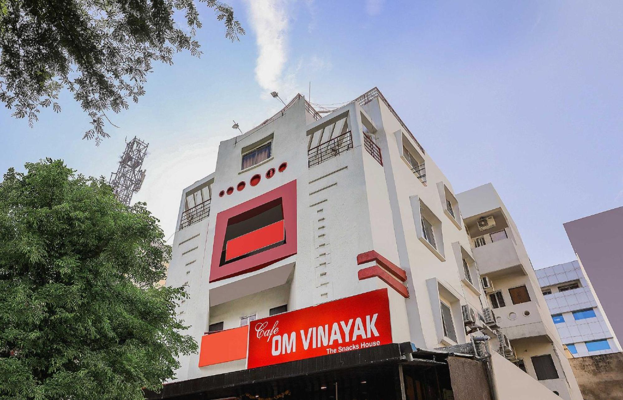 Collection O 3761 Hotel Shree Datta إندور المظهر الخارجي الصورة