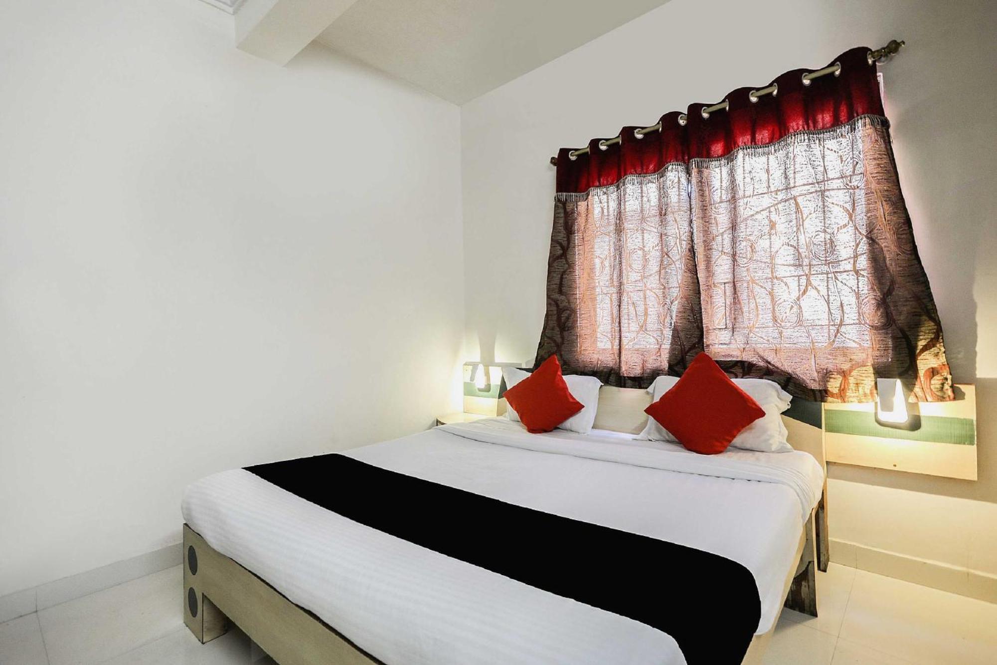Collection O 3761 Hotel Shree Datta إندور المظهر الخارجي الصورة