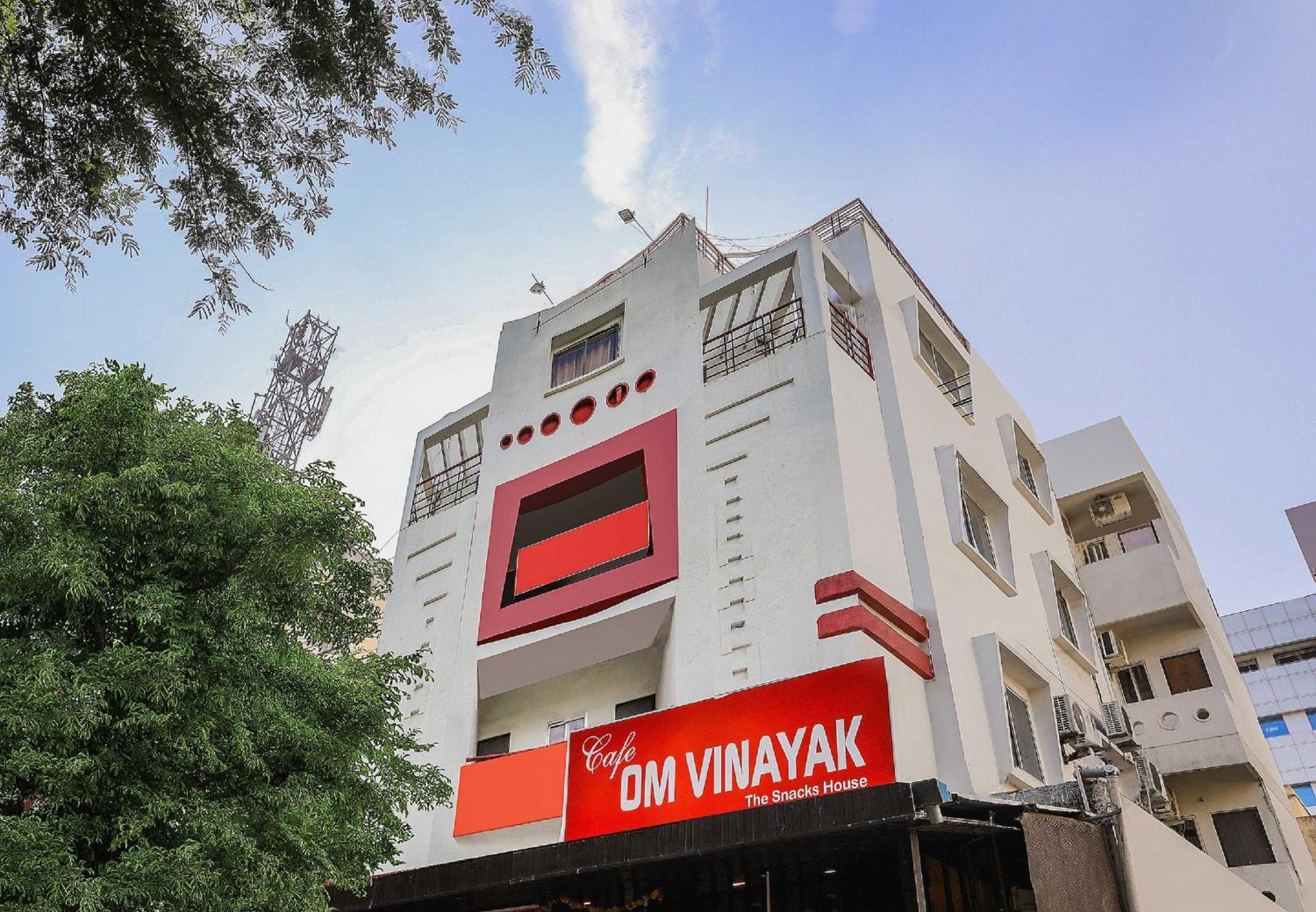 Collection O 3761 Hotel Shree Datta إندور المظهر الخارجي الصورة